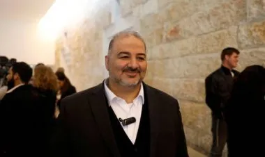 ادانات فلسطينية لتصريحات منصور عباس المنحازة للرواية الصهيونية