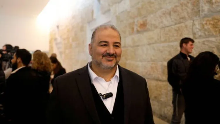 ادانات فلسطينية لتصريحات منصور عباس المنحازة للرواية الصهيونية