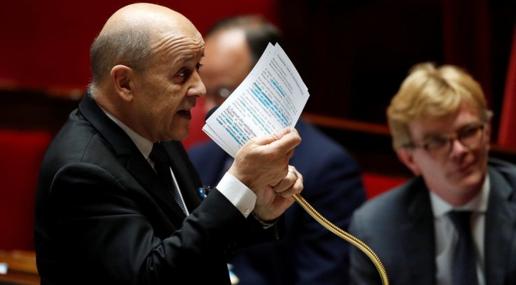 لودريان: لا بد أن نقول للإيرانيين كفى