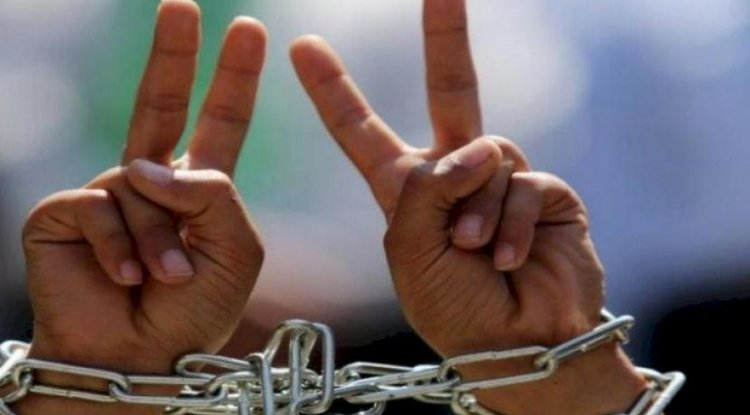 وقفة بغزة تطالب الاحتلال بإدخال لقاح كورونا للأسرى