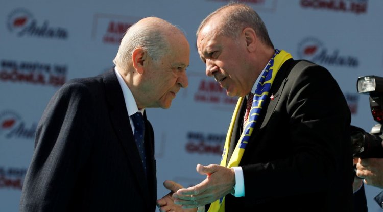 حليف أردوغان يهدد صحفيين.. وردود فعل عنيفة تجاهه