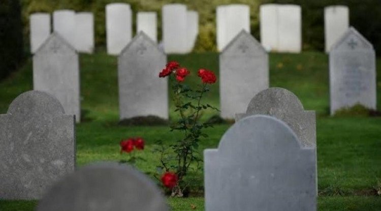 دراسة جديدة تفكك خيوط لغز خوض بعض الناس تجربة "سماع الموتى"