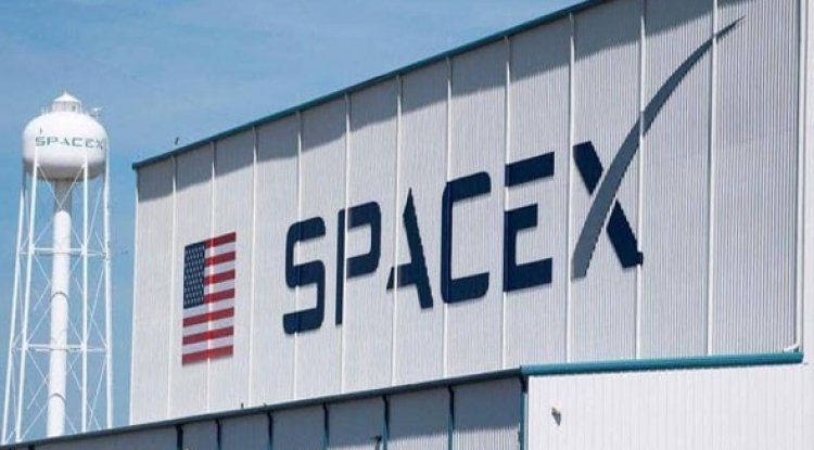 SpaceX تطلق بنجاح 60 قمراً صناعياً آخر من شبكة Starlink إلى الفضاء