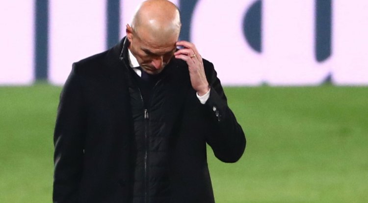 "نهاية زيدان في مدريد".. الصحافة الإسبانية تهاجمه وتحدد خليفته بعد مواجهة ألافيس