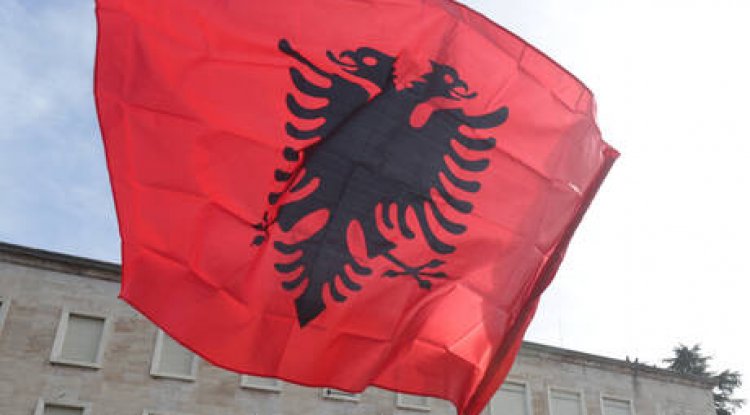 ألبانيا تطرد دبلوماسيا روسيا والسفارة ترد