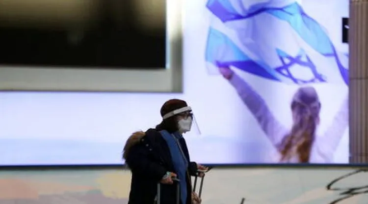 إسرائيليون يتهمون الإمارات مسؤولية ارتفاع اعداد المصابين بكورونا