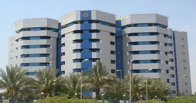 الدولار يتجاوز 300 جنيه مع انهيار قياسي للجنيه السوداني وتفاقم المخاوف