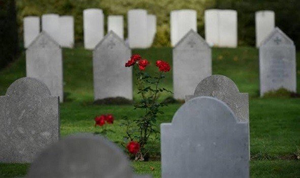 دراسة جديدة تفكك خيوط لغز خوض بعض الناس تجربة "سماع الموتى"