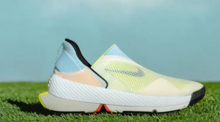 حذاء نايكي الجديد يمكن ارتدائه وخلعه دون استخدام اليدين