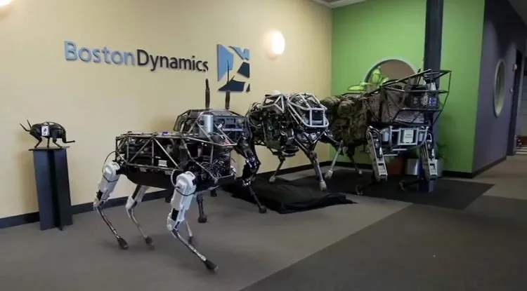 كلاب روبوتية في خدمة الإنسان وضده في آن