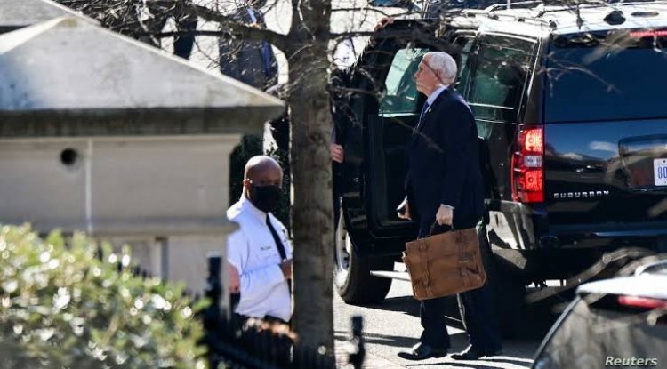 صور جديدة تظهر تعرض كيف تعرضت حقيبة بنس النووية للخطر خلال اقتحام الكونغرس