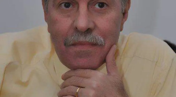 من السيرة الذاتية الأدبية للكاتب الفلسطيني جهاد أحمد صالح