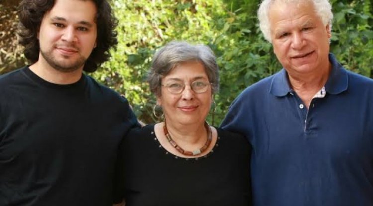 وفاة الروائي والشاعر الفلسطيني مريد البرغوثي