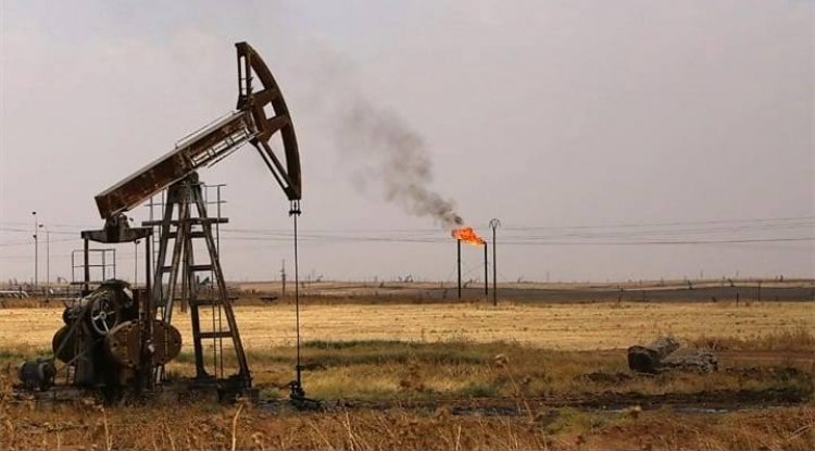 القوات الأمريكية تحكم قبضتها على  آبار النفط السورية في ريف دير الزور  