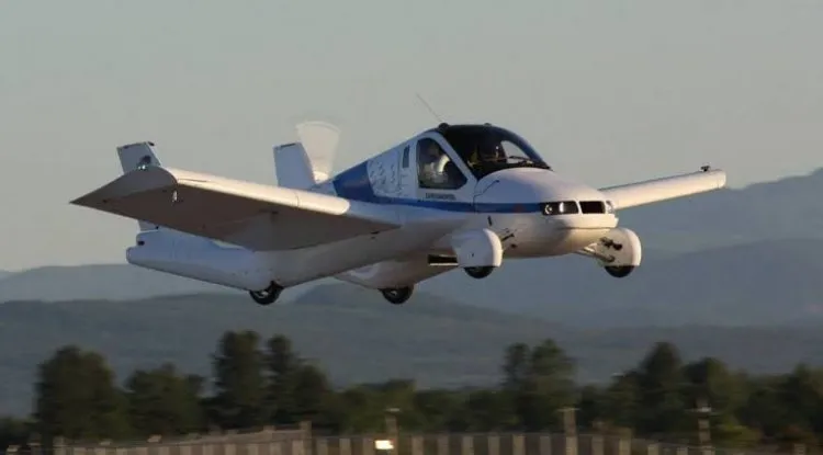 منح ترخيص لأول سيارة طائرة في العالم