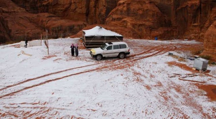 الثلوج تحت رمال مرتفعات تبوك - فيديو