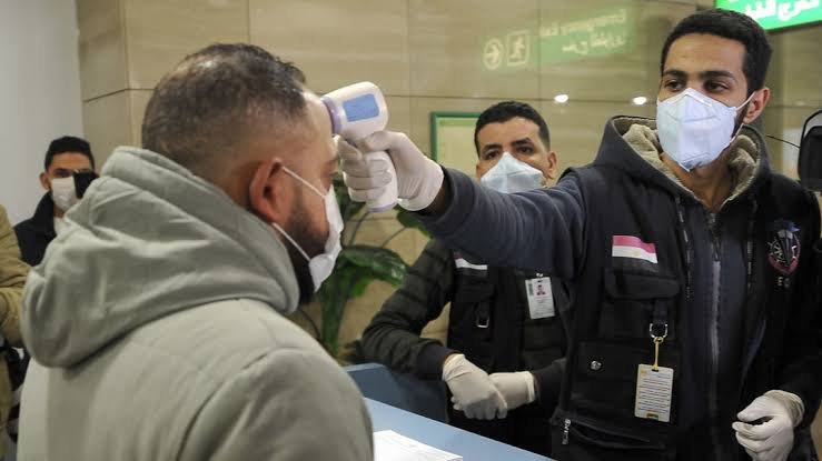الصين تمنح مصر 300 ألف جرعة من اللقاح الصيني المضاد لفيروس كورونا.