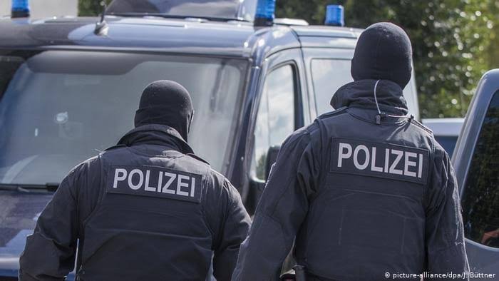 توقيف ثلاثة أشقاء سوريين في ألمانيا والدنمارك بشبهة التحضير لهجوم إرهابي