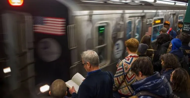 شرطة نيويورك تنتشر بحثا عن "سفاح" قطارات الأنفاق