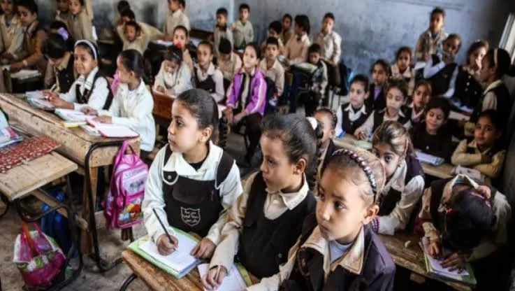 السيسي يمنح أولياء أمور الطلاب حرية اختيار الطريقة الأنسب لاستكمال العام الدراسي