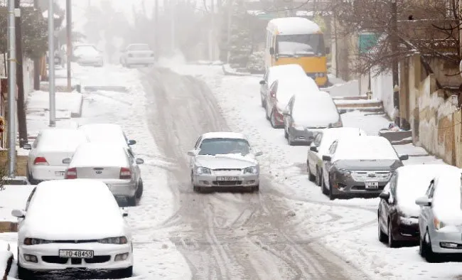 الأردن: الأمن العام يدعو المواطنين الى عدم الخروج من المنازل بسبب سوء الأحوال الجوية