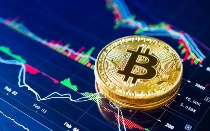 إنهيار في اسعار العملات الرقمية وبيتكوين تفقد ١٠ بالمئة من قيمتها