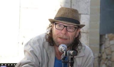 مع الشاعر الفلسطيني مهيب البرغوثي