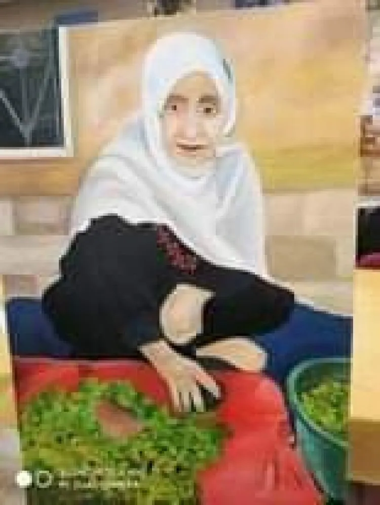 منيرة تركمان فنانة تشكيلية من بلدة جسر الزرقاء 