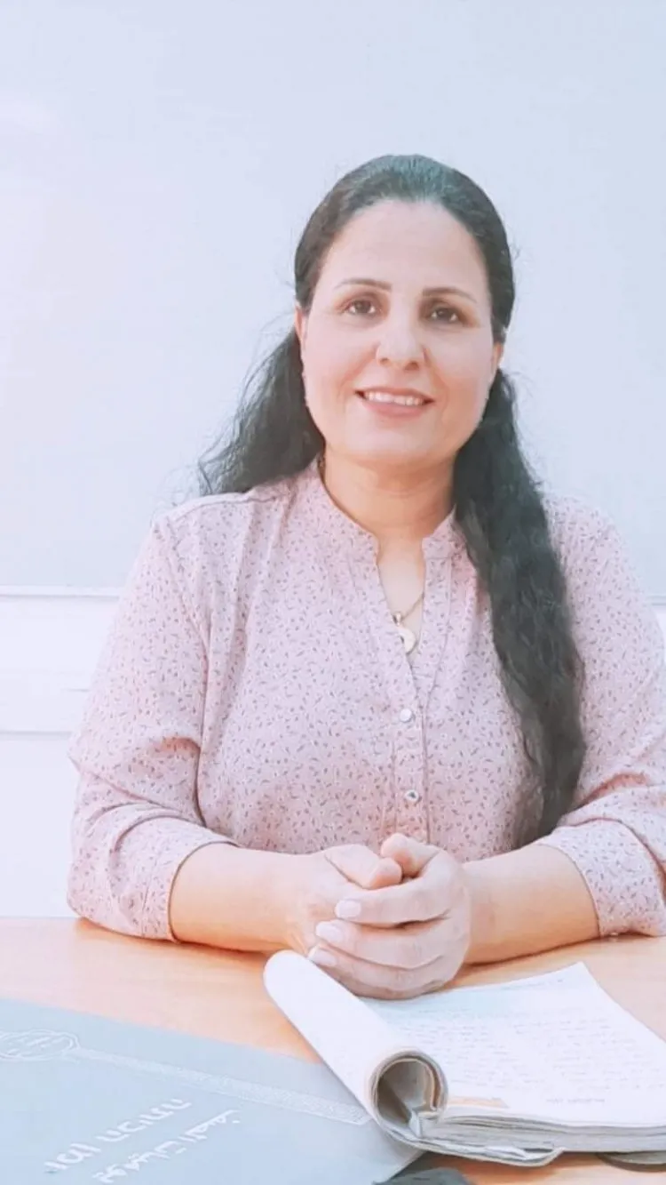 مع الكاتبة الكرملية الواعدة عايدة فحماوي 