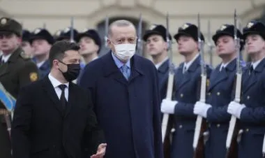 أوكرانيا تبرم اتفاقية مع تركيا لتوسيع إنتاج الطائرات القتالية المسيرة