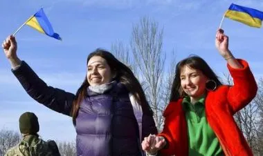 زيلينسكي يطلق احتفالات بمناسبة "عدم هجوم روسيا على أوكرانيا"