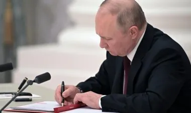 روسيا تعترف باستقلال جمهوريتي دونتسك ولوغانسك الانفصاليتين وبوتين يأمر القوات المسلحة ضمان السلام فيهما