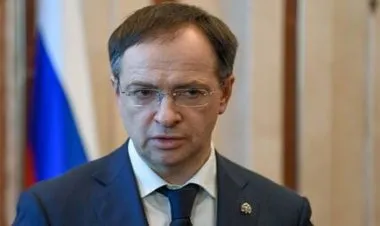 كبير المفاوضين الروس: أوكرانيا وافقت على إجراء محادثات ونتوجه إلى مكان الاجتماع