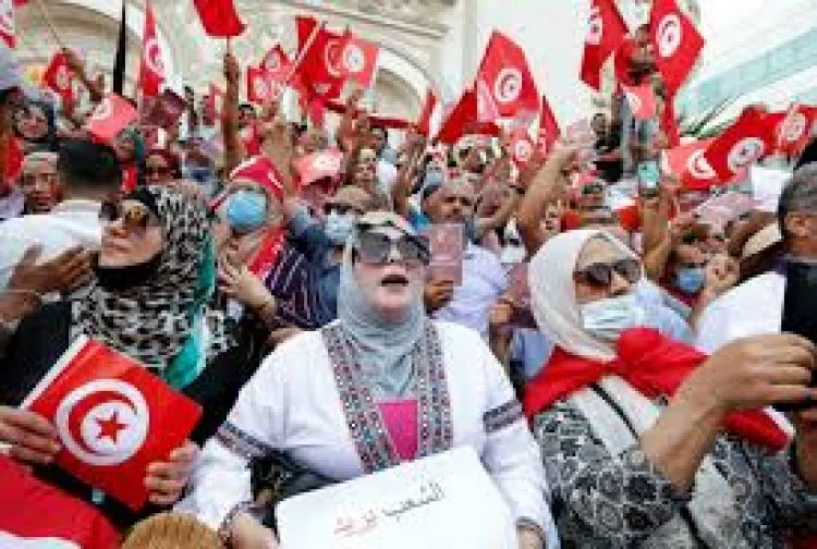 حزب العمال التونسي يدعو القوى الديمقراطية، إلى ضرورة الانخراط في معركة استقلالية القضاء من براثن حركة النهضة وقيس سعيّد