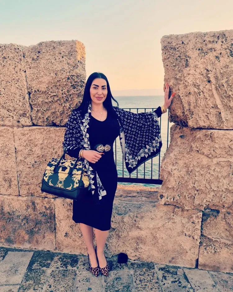 عشق الأربعين للكاتبة جمانة فرح قزعورة 