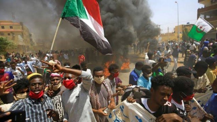 السودان ..آلاف السودانيين في شوارع العاصمة للمطالبة مجددا بحكم مدني والإفراج عن المعتقلين