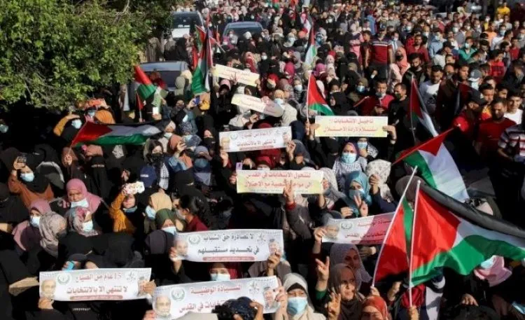 حماس تدعو لتعزيز الحراك الوطني ضدّ سياسة التفرّد واحتكار فريق "أوسلو"