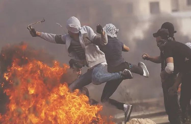 حماس تدعو لتصعيد المقاومة الشعبية في كافة المدن والبلدات الفلسطينية لصد هجمات المستوطنين