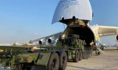 نيويورك تايمز: 14 طائرة شحن أمريكية تنقل صواريخ وذخائر إلى مطار قرب أوكرانيا