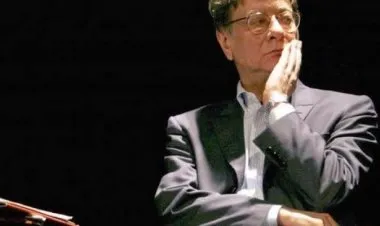 مع قصيدة محمود درويش: يطير الحمام يحط الحمام