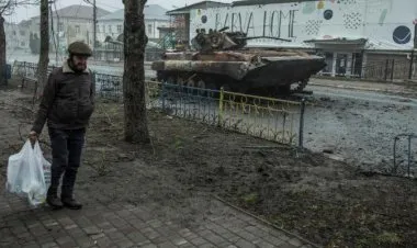 مسؤول أوكراني بارز: القوات الروسية تنسحب بسرعة من شمال البلاد