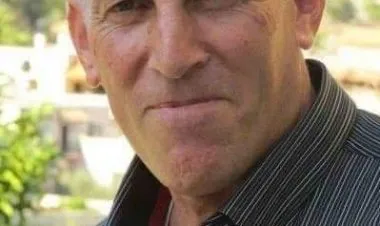 الكاتب شاكر فريد حسن اغبارية في ذمة الله