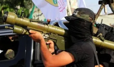 القسام تتصدى للطيران الحربي الاسرائيلي في سماء قطاع غزة بصواريخ أرض-جو