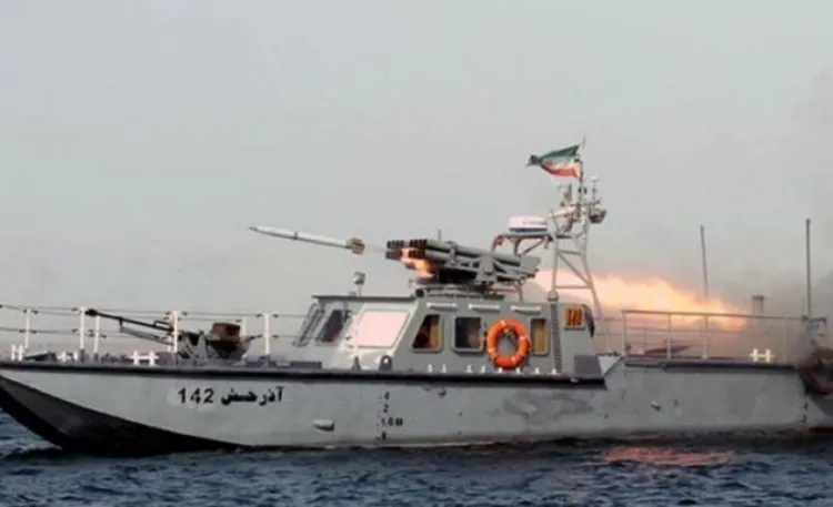 إيران تحتجز ناقلتي نفط يونانيتين بمياه الخليج