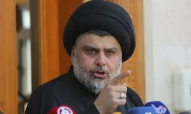 مقتدى الصدر يتمسك بمشروع حكومة الأغلبية ويدعو نواب كتلته للاستعداد لتقديم الاستقالة