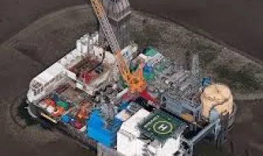 أسعار النفط تواصل الارتفاع لتصل إلى أعلى مستوى في 13 أسبوع