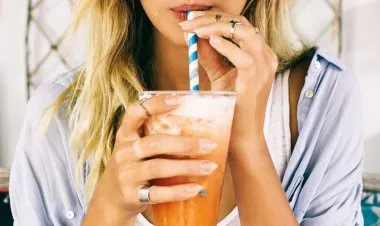 أغذية تقاوم الشيخوخة وتحافظ على شباب البشرة