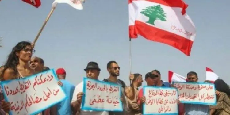 لبنانيون يتظاهرون احتجاجا على قيام دولة الاحتلال باستخراج الغاز من كاريش