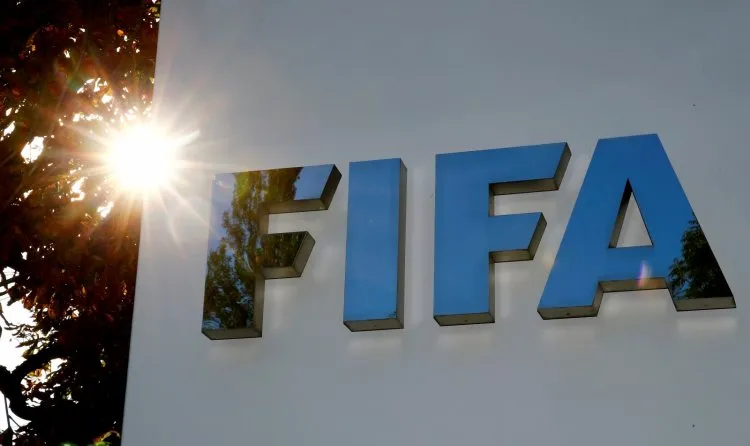 الفيفا: تطبيق تكنولوجيا جديدة لضبط التسلل في مباريات كأس العالم