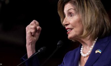 رغم تحذيرات الصين .. رئيسة مجلس النواب الأمريكي نانسي بيلوسي تصل إلى تايون